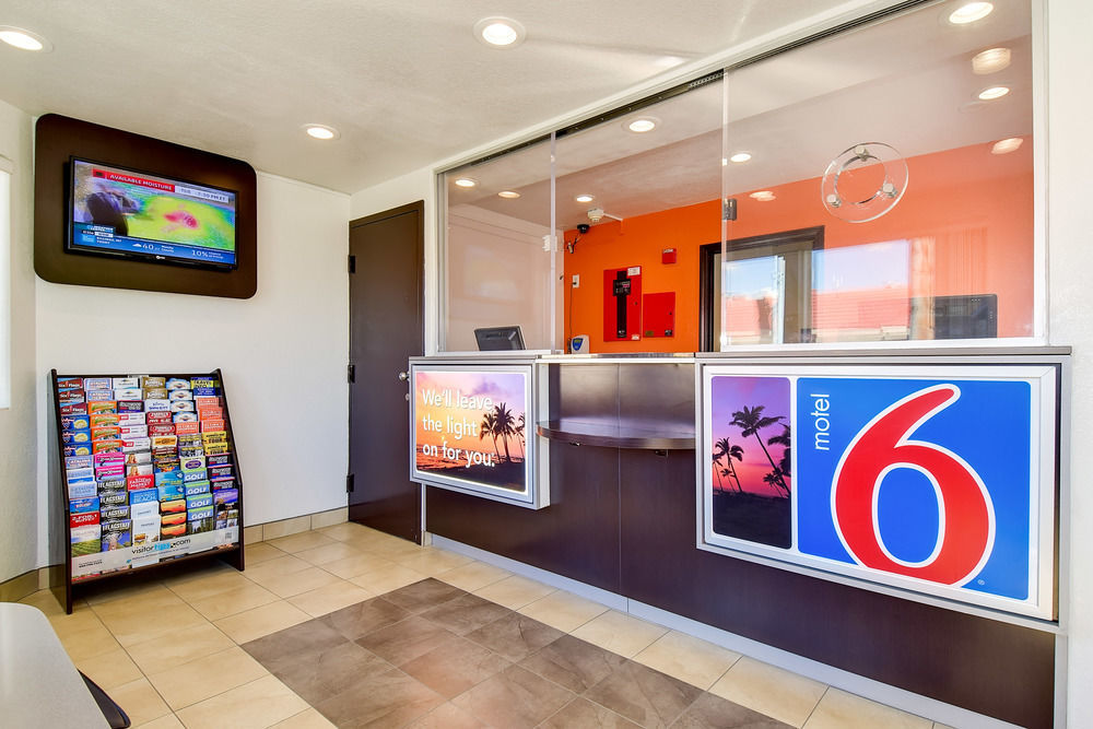 Motel 6 Riverside, Ca - Ucr East Exterior foto