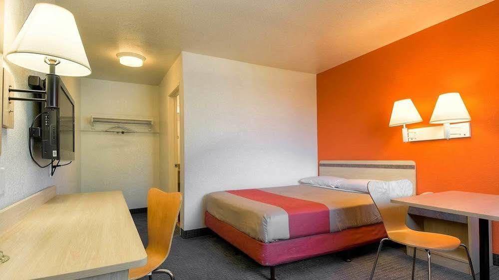 Motel 6 Riverside, Ca - Ucr East Exterior foto