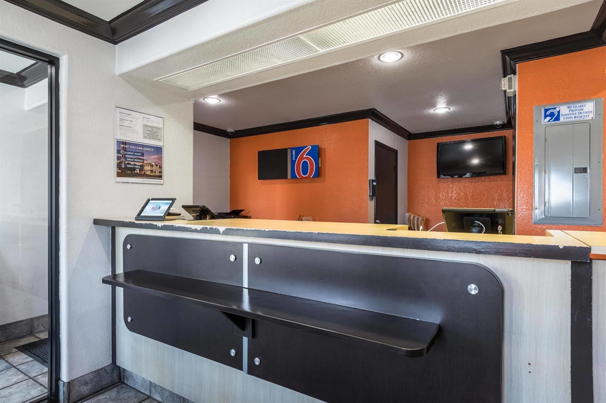 Motel 6 Riverside, Ca - Ucr East Exterior foto