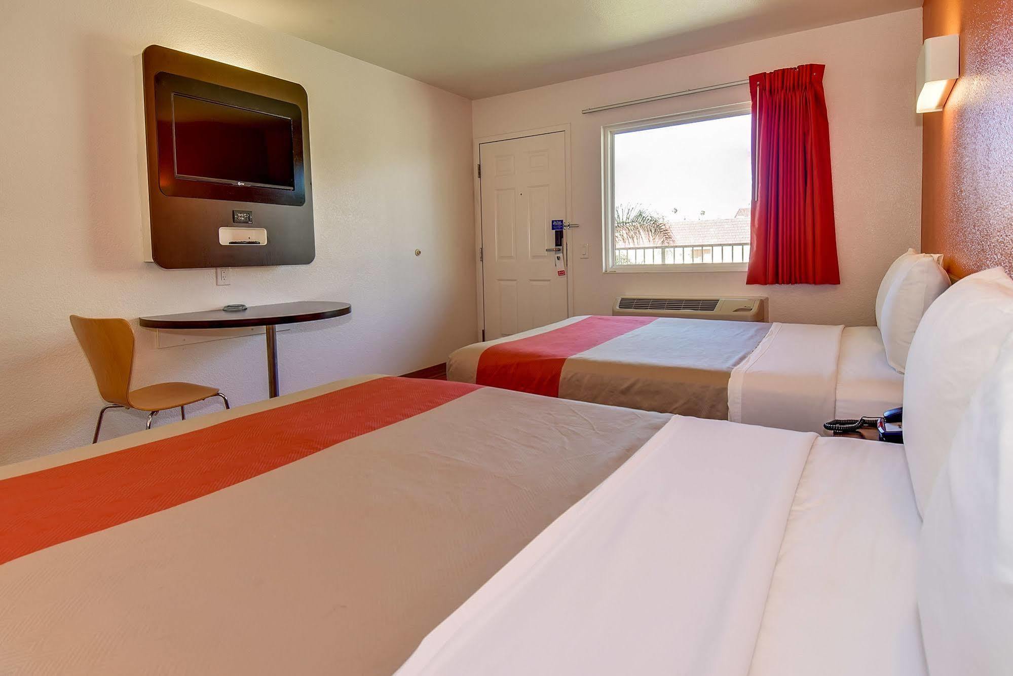 Motel 6 Riverside, Ca - Ucr East Exterior foto