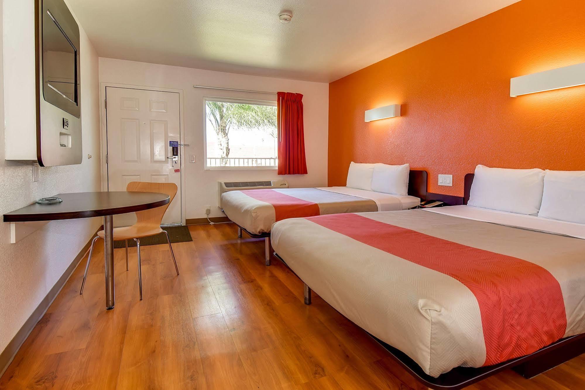 Motel 6 Riverside, Ca - Ucr East Exterior foto